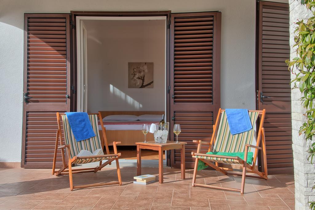 Apartments Mirella Novigrad  Exterior photo